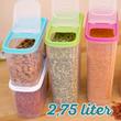 Magtároló edény 2,75L, műanyag, zárható kiöntőnyílással Magtároló edény 2,75L, műanyag, zárható kiöntőnyílással