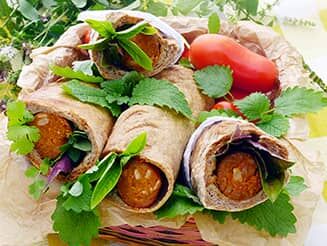 Kenyérben sült vegán kolbász vagy virsli, „hotdog” recept bulkshop növényi alapú