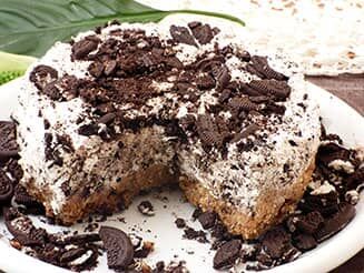 Az oreos tortácska vegán édesség teli finomságokkal, ráadásul könnyen elkészíthető