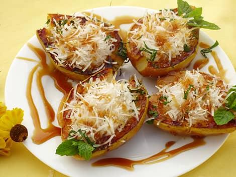 Feta sajttal töltött, grillezett körte vegán recept bulkshop plantbased növényi alapú Feta sajttal töltött, grillezett körte vegán recept bulkshop plantbased növényi alapú