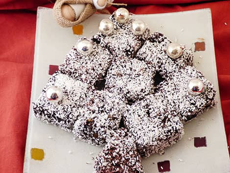 Karácsonyi kókuszkocka ünnepi köntösben recept Karácsonyi kókuszkocka ünnepi köntösben recept