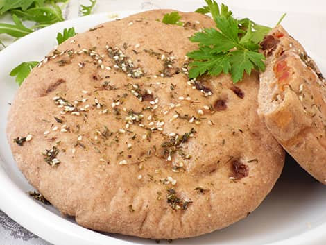 Zatarral fűszerezett, lapos kenyérbe töltött fehérjepecsenye recept Zatarral fűszerezett, lapos kenyérbe töltött fehérjepecsenye recept