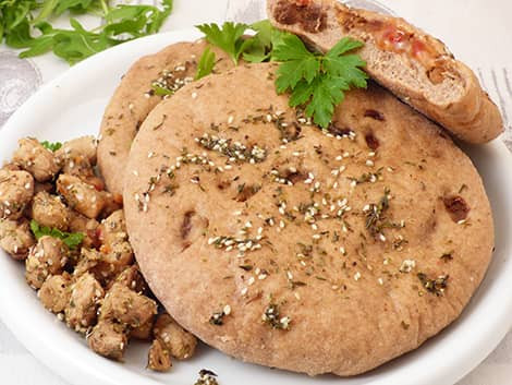 Zatarral fűszerezett, lapos kenyérbe töltött fehérjepecsenye recept Zatarral fűszerezett, lapos kenyérbe töltött fehérjepecsenye recept